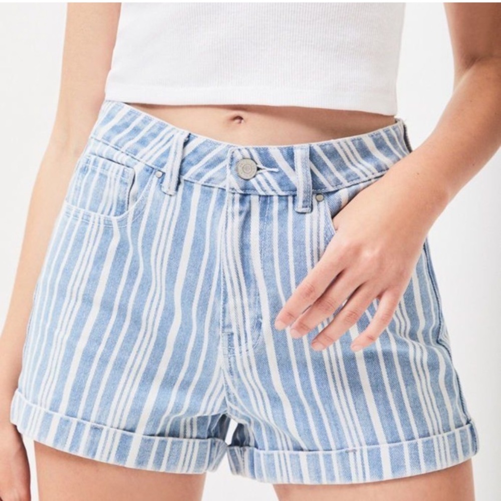 Pacsun blue and white stripe mom short